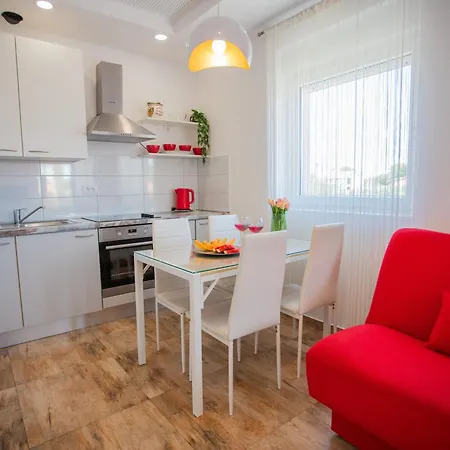 Sun And Fun - Happy Apartment