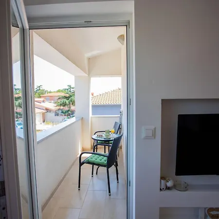 Sun And Fun - Happy Apartment Pula