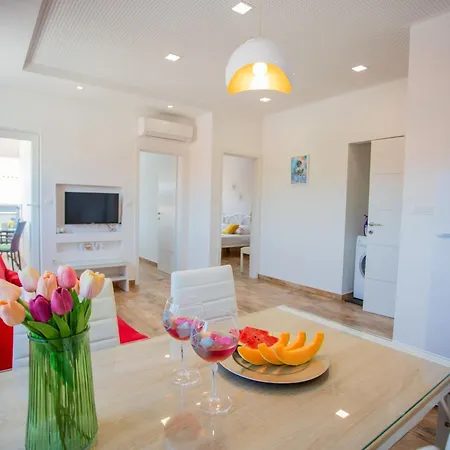 Sun And Fun - Happy Apartment Pula
