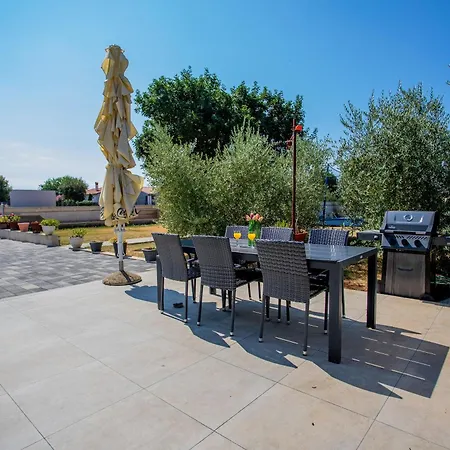 Sun And Fun - Happy Apartment Pula
