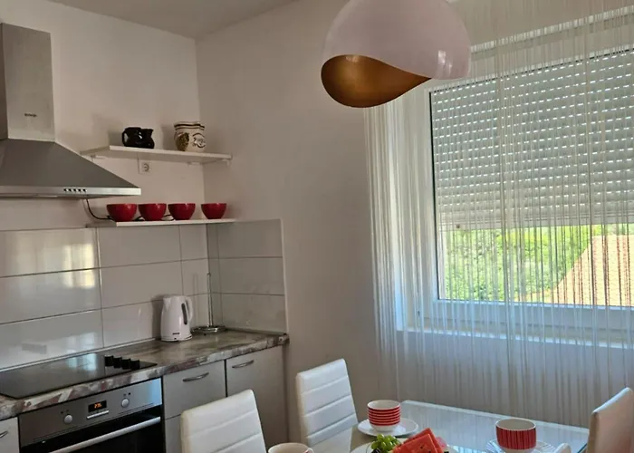 Апартаменти Sun And Fun - Happy *